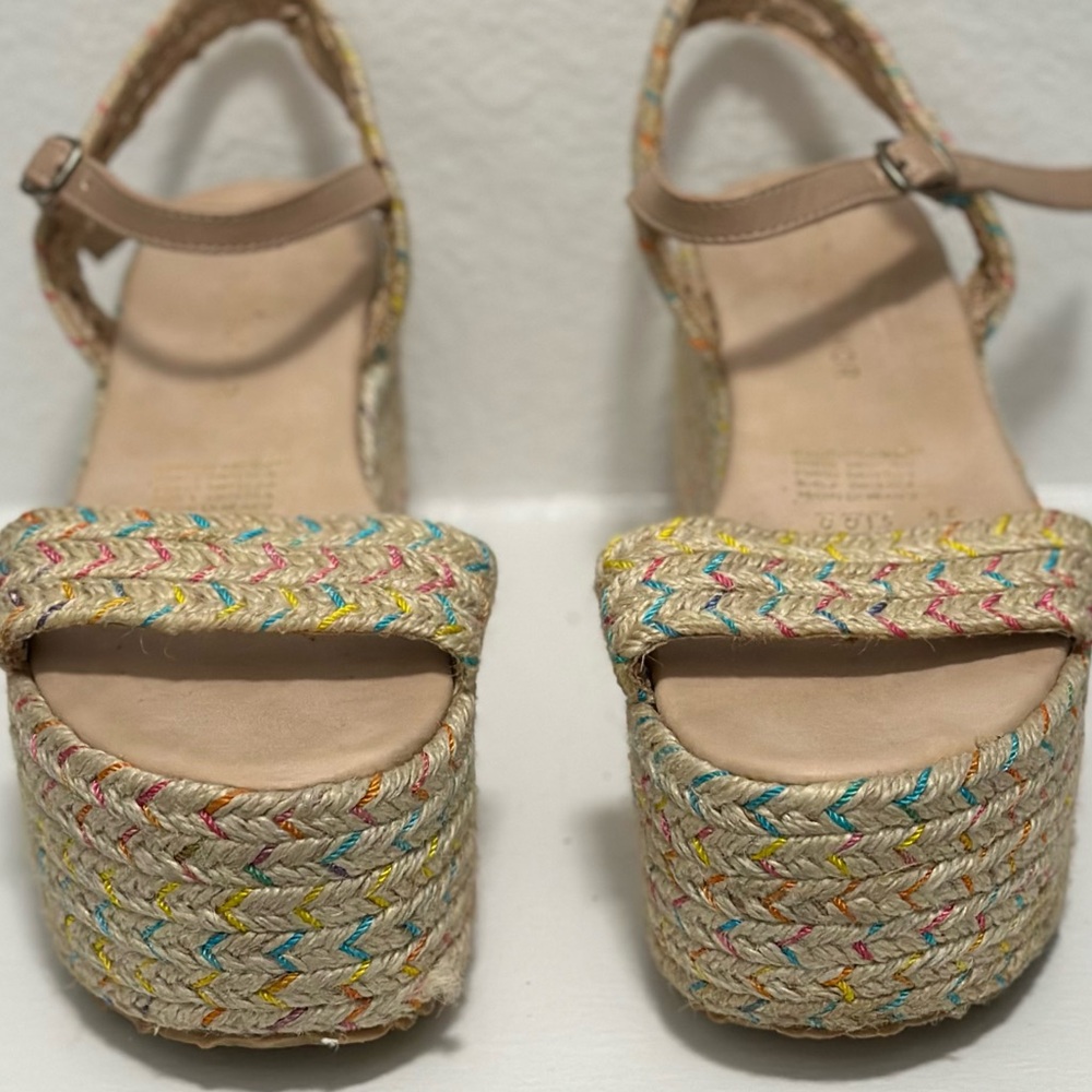Yute rainbow platform